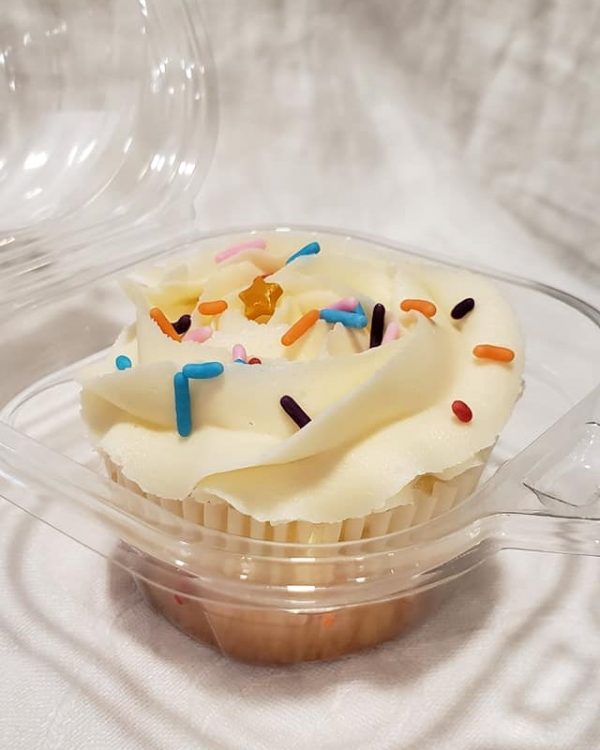 Classic Cake and Cupcakes - Image 3